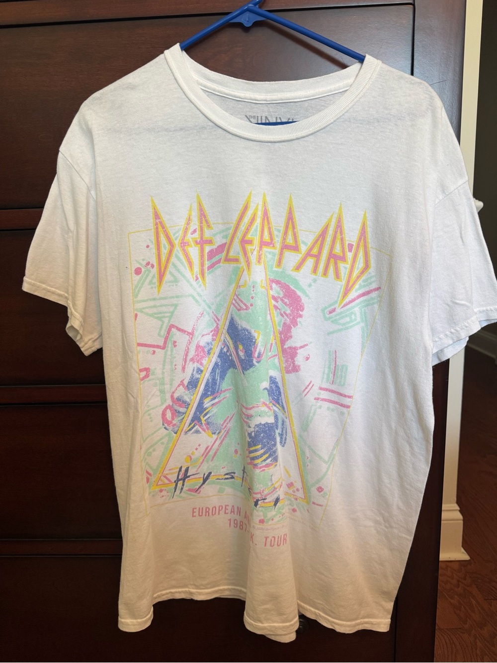 Nordstrom White Def Leppard Graphic Tee with Pastel Print